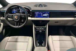 met. harmaa Porsche Macan 2026 kuva 9.