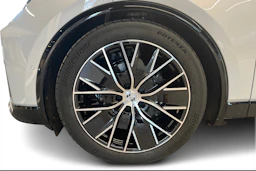 met. harmaa Porsche Macan 2026 kuva 11.