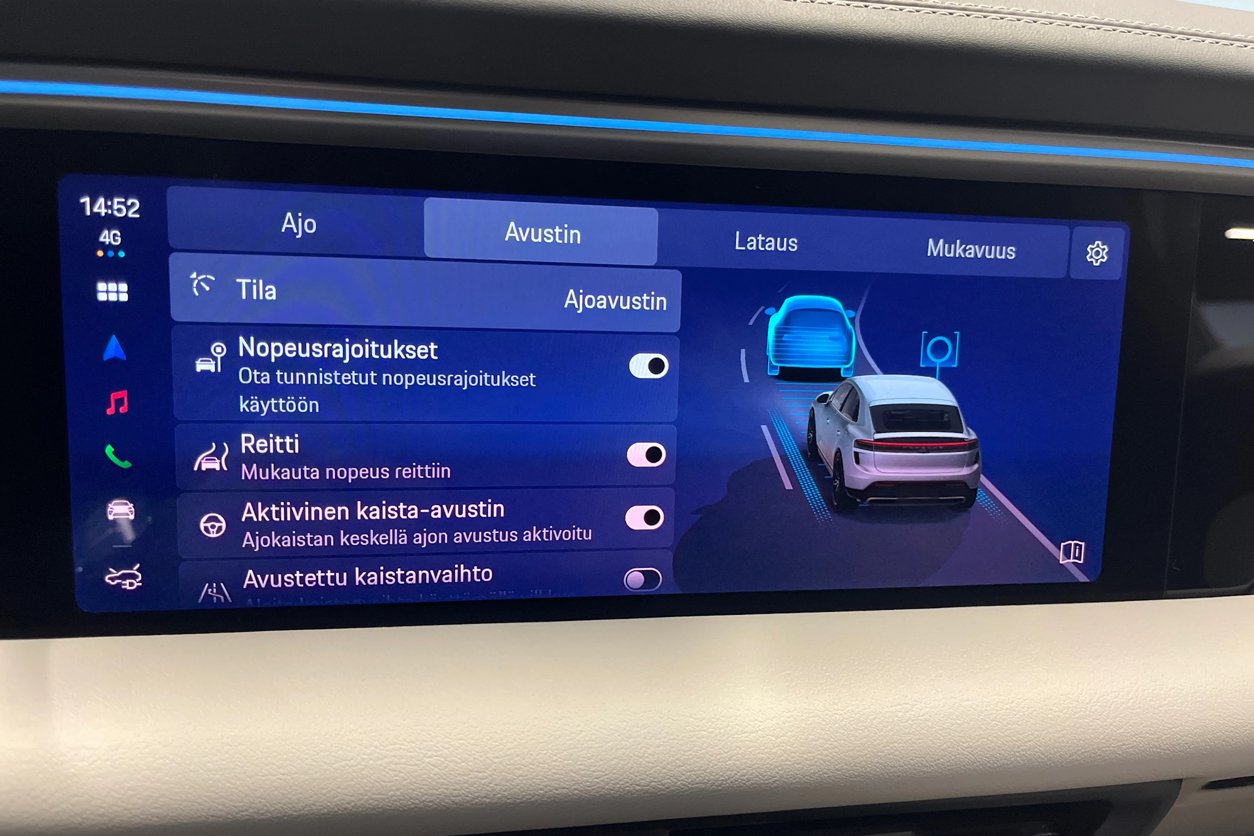 met. harmaa Porsche Macan 2026 kuva 23.