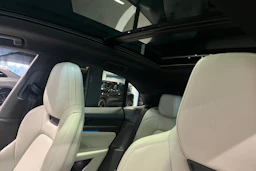 met. harmaa Porsche Macan 2026 kuva 28.