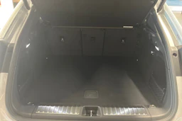 met. harmaa Porsche Macan 2026 kuva 33.