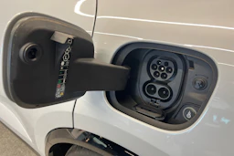 met. harmaa Porsche Macan 2026 kuva 37.