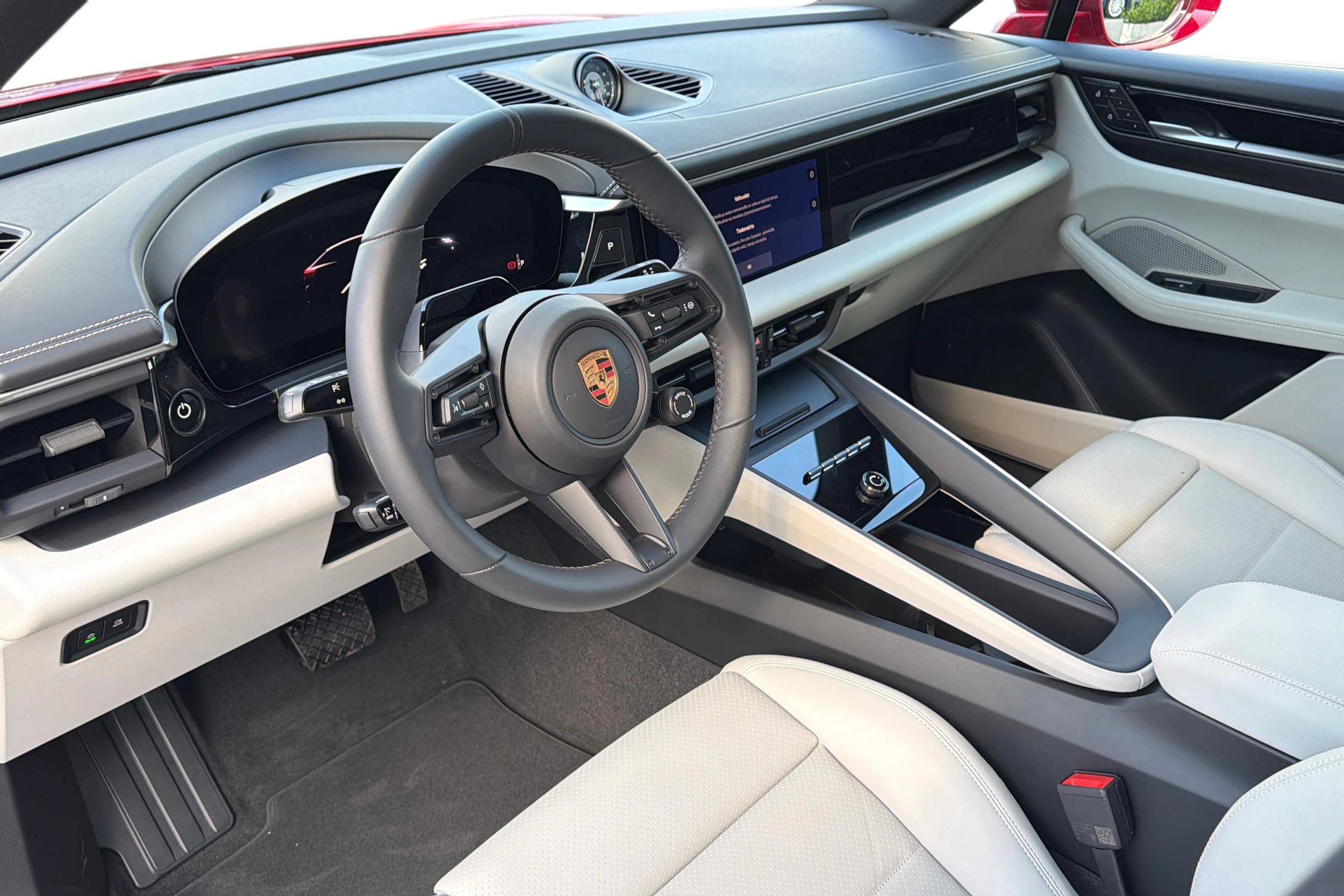 punainen Porsche Macan 2026 kuva 6.