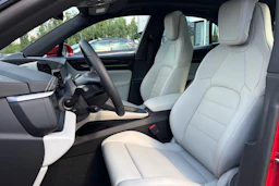 punainen Porsche Macan 2026 kuva 9.