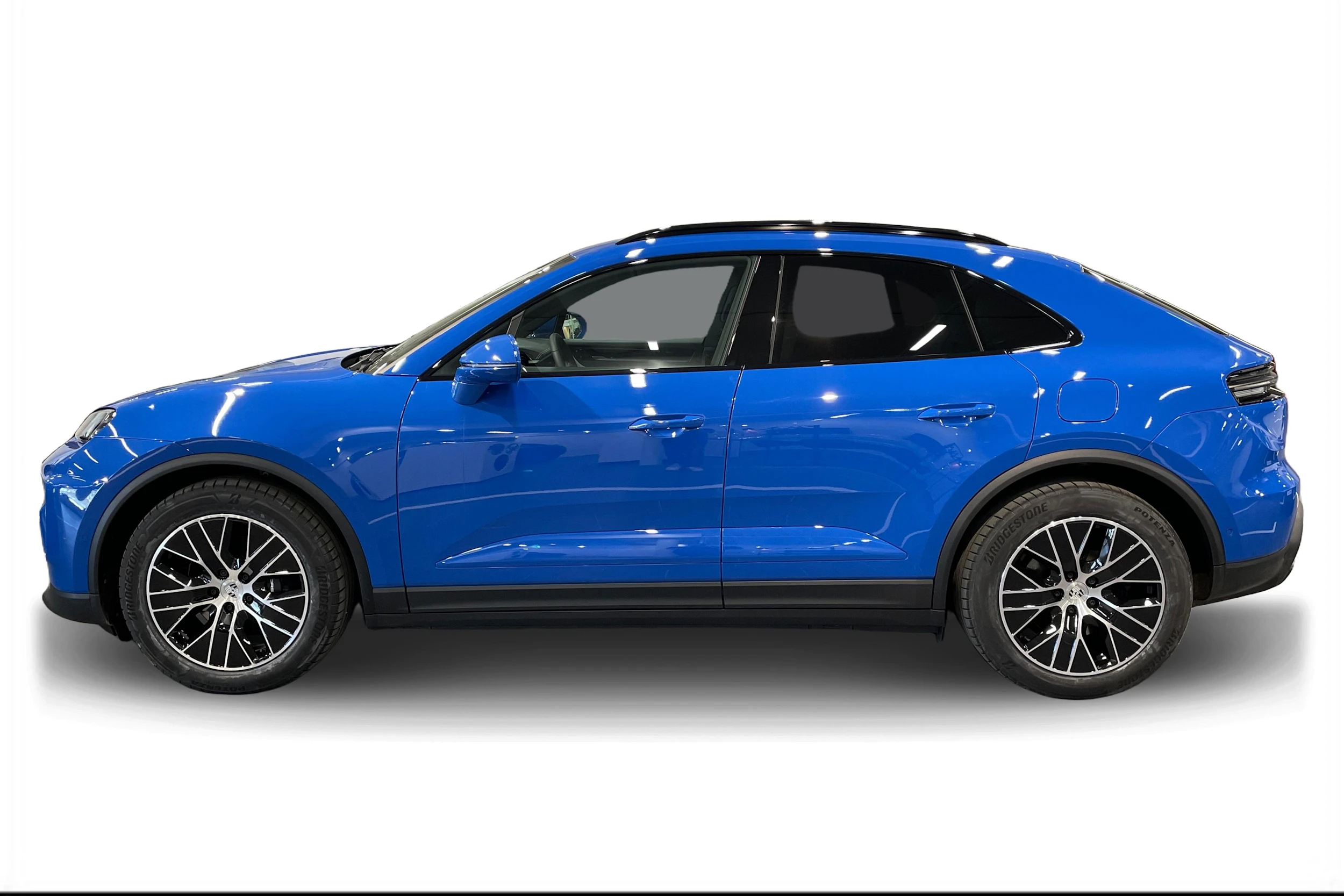 met. sininen Porsche Macan 2026 kuva 5.