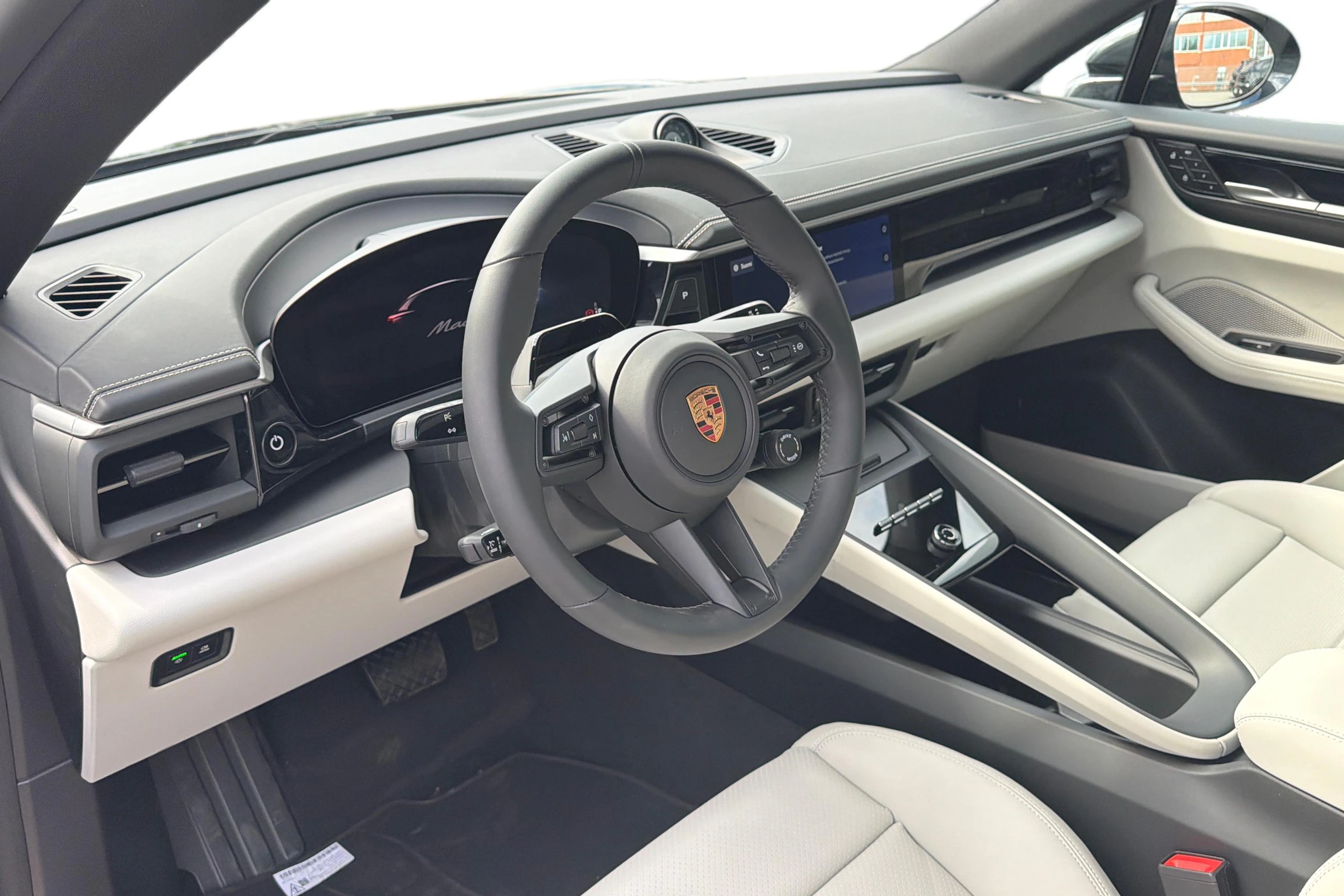 harmaa Porsche Macan 2026 kuva 6.