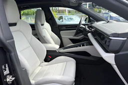 harmaa Porsche Macan 2026 kuva 14.