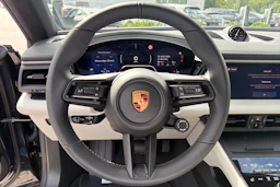 harmaa Porsche Macan 2026 kuva 15.