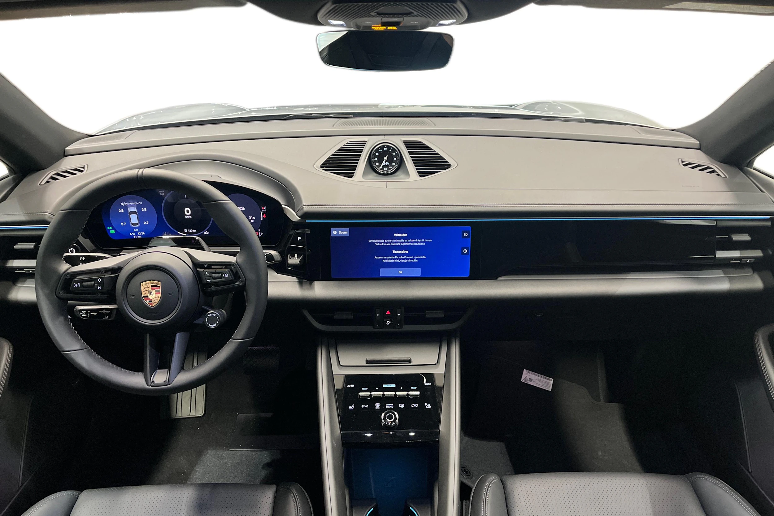 harmaa Porsche Macan 2026 kuva 7.