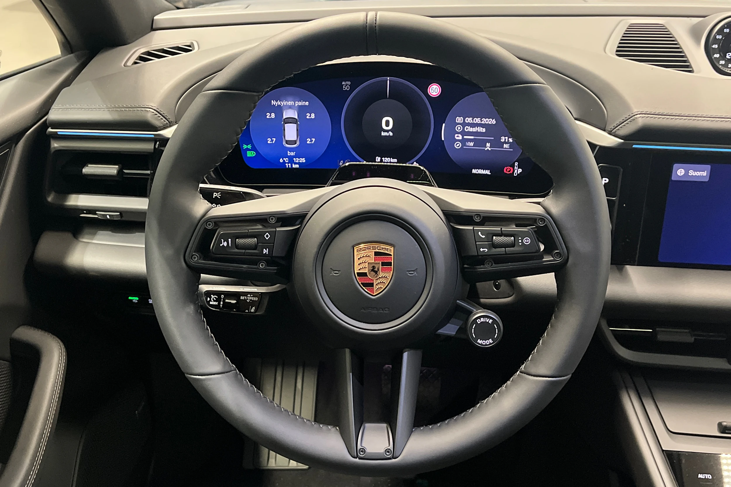 harmaa Porsche Macan 2026 kuva 10.