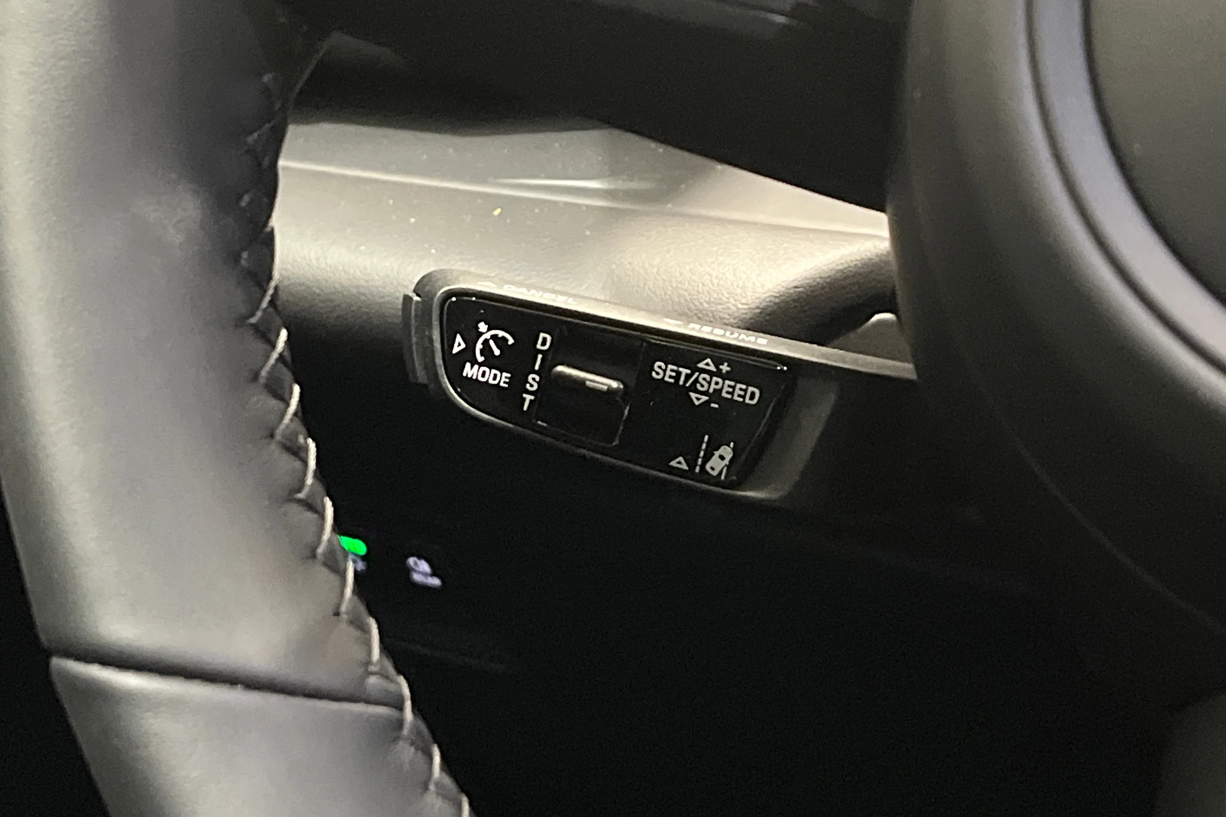 harmaa Porsche Macan 2026 kuva 11.