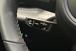 harmaa Porsche Macan 2026 kuva 11.