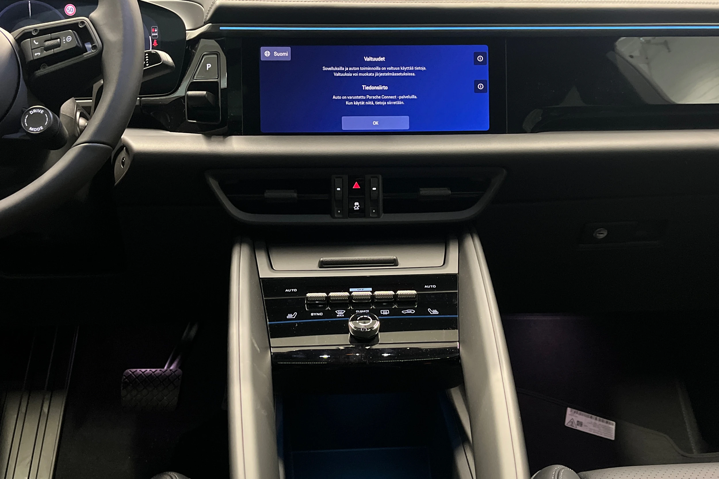 harmaa Porsche Macan 2026 kuva 12.