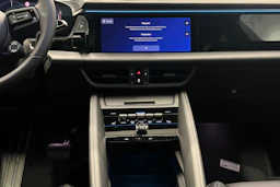 harmaa Porsche Macan 2026 kuva 12.