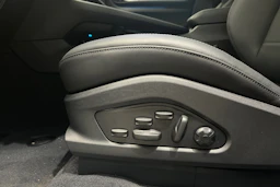 harmaa Porsche Macan 2026 kuva 16.