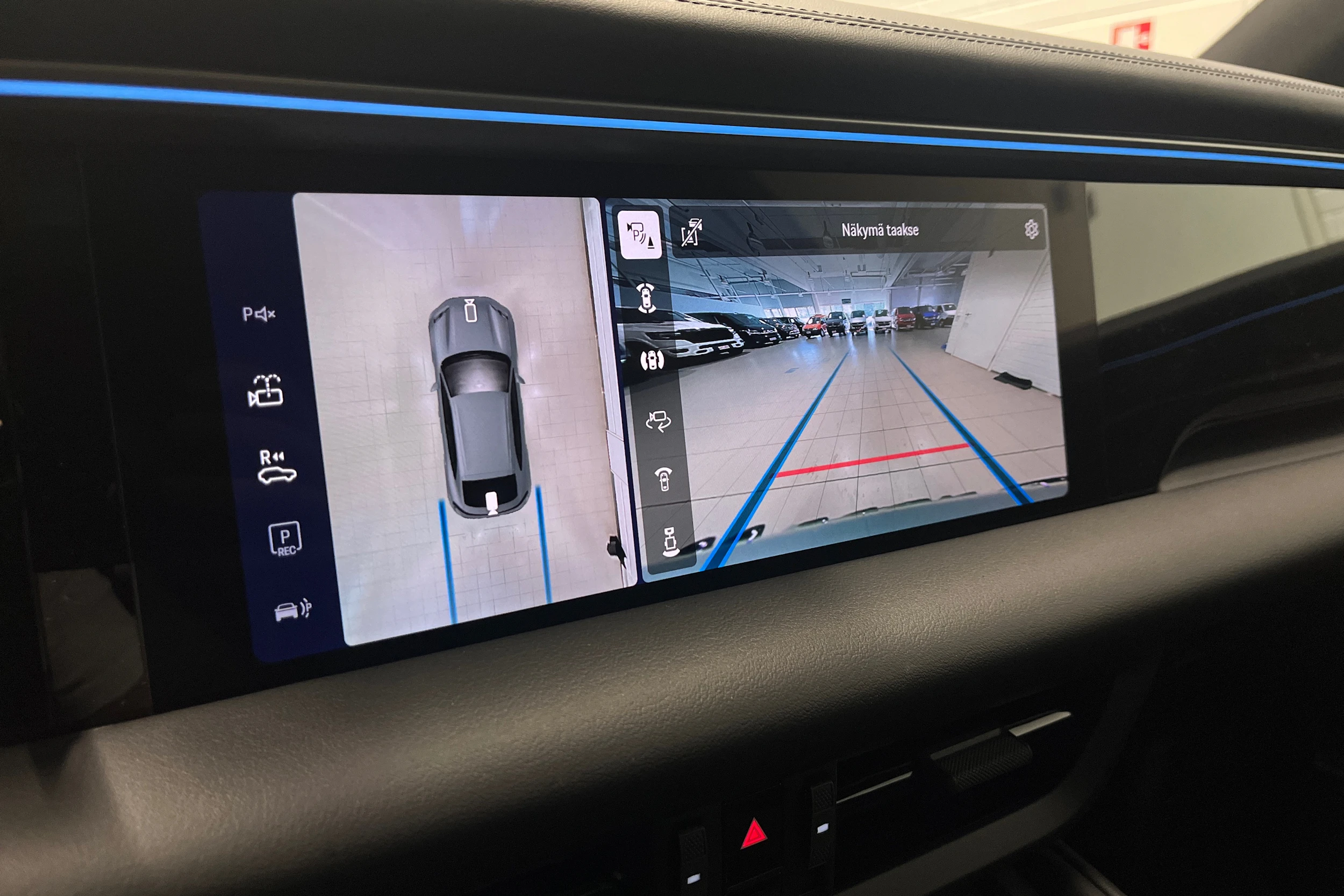 harmaa Porsche Macan 2026 kuva 17.