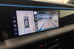 harmaa Porsche Macan 2026 kuva 17.
