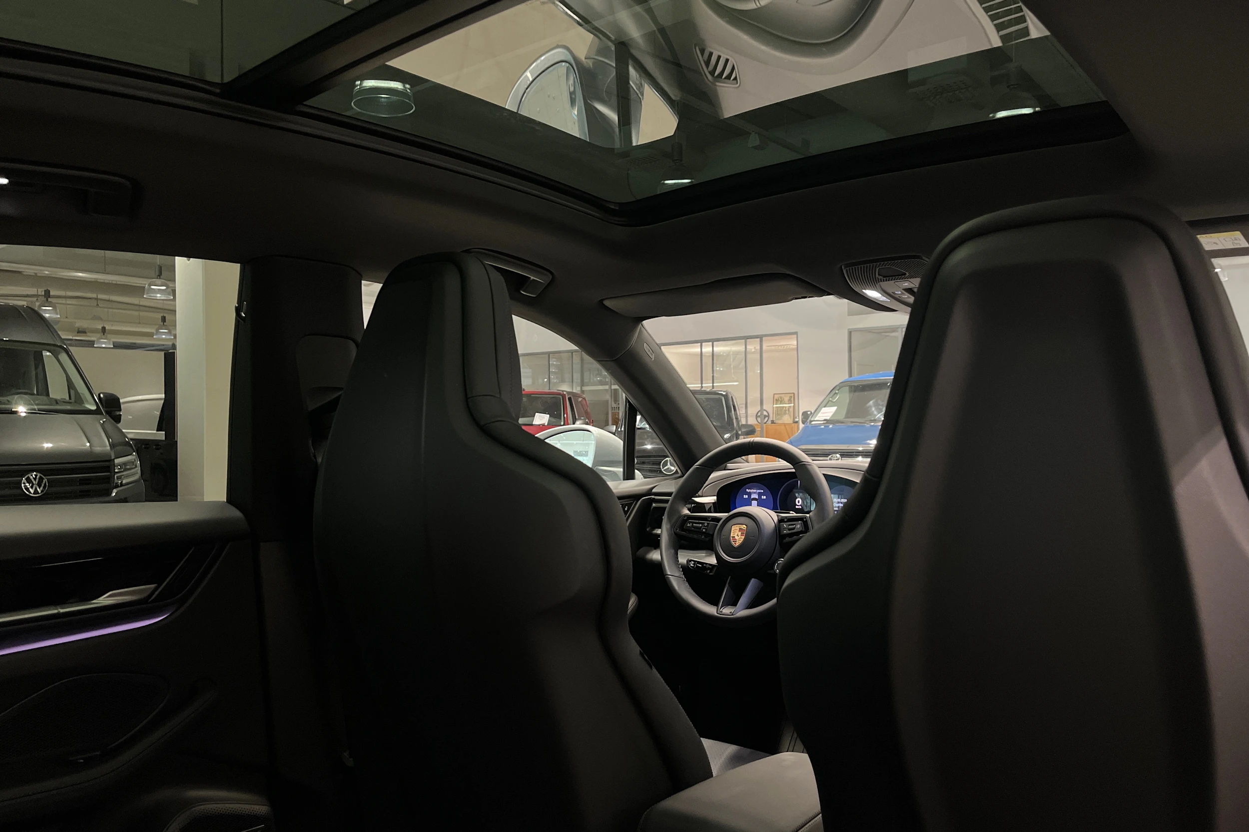 harmaa Porsche Macan 2026 kuva 20.