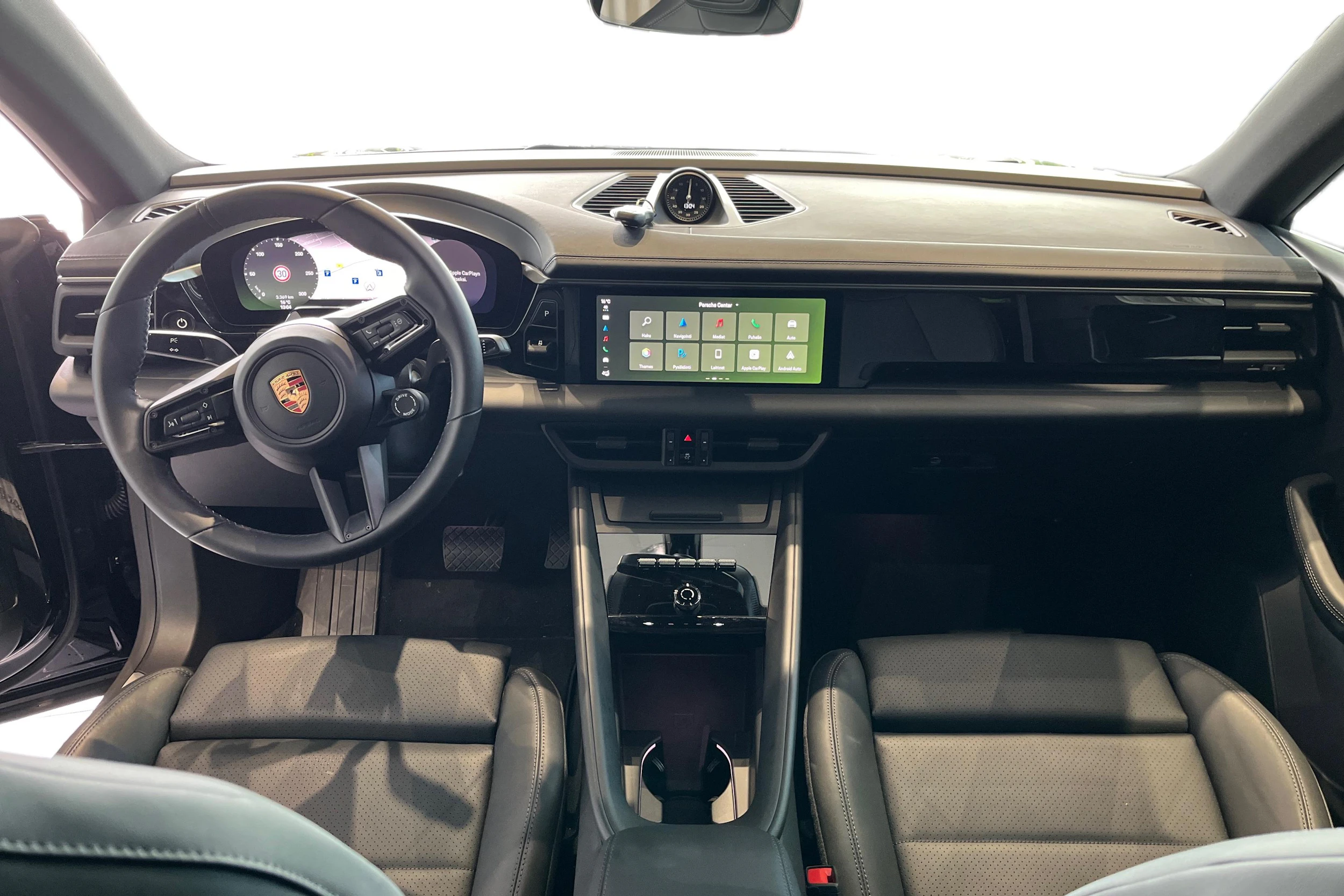 musta Porsche Macan 2026 kuva 7.