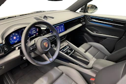 harmaa Porsche Macan 2026 kuva 6.