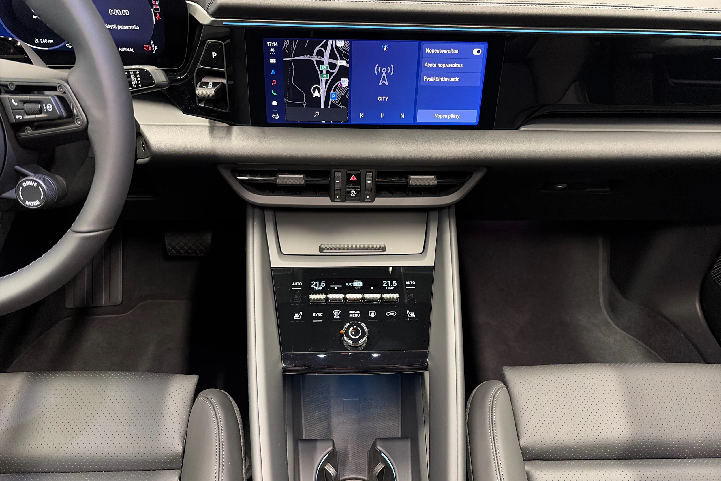 harmaa Porsche Macan 2026 kuva 16.