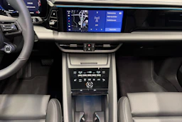 harmaa Porsche Macan 2026 kuva 16.