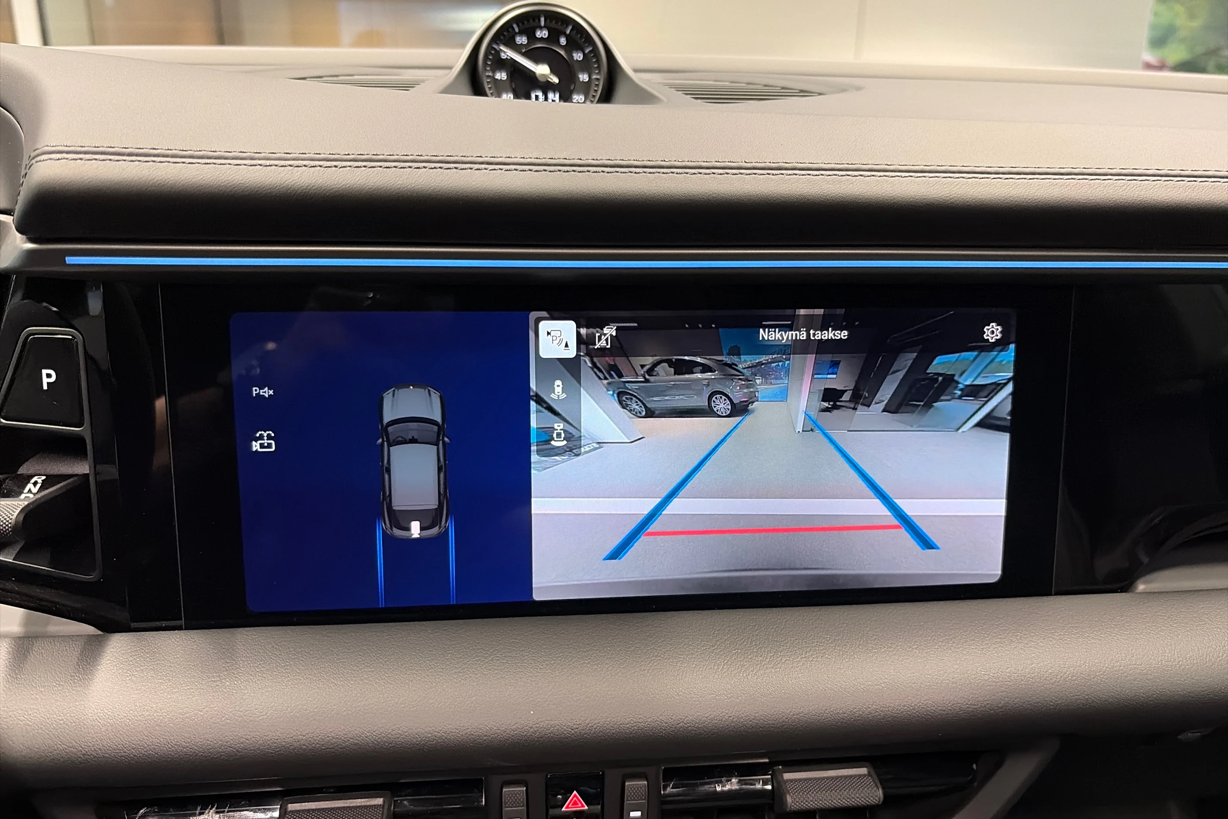 harmaa Porsche Macan 2026 kuva 17.