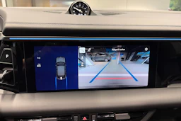 harmaa Porsche Macan 2026 kuva 17.