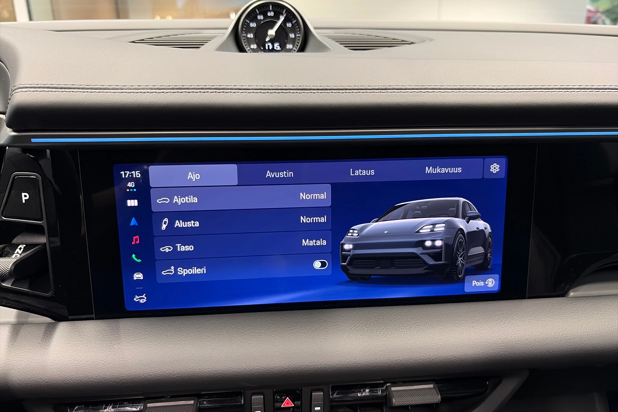 harmaa Porsche Macan 2026 kuva 18.