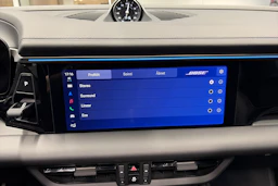 harmaa Porsche Macan 2026 kuva 22.