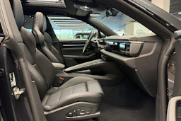 harmaa Porsche Macan 2026 kuva 25.