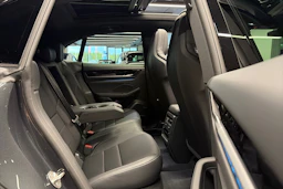 harmaa Porsche Macan 2026 kuva 26.