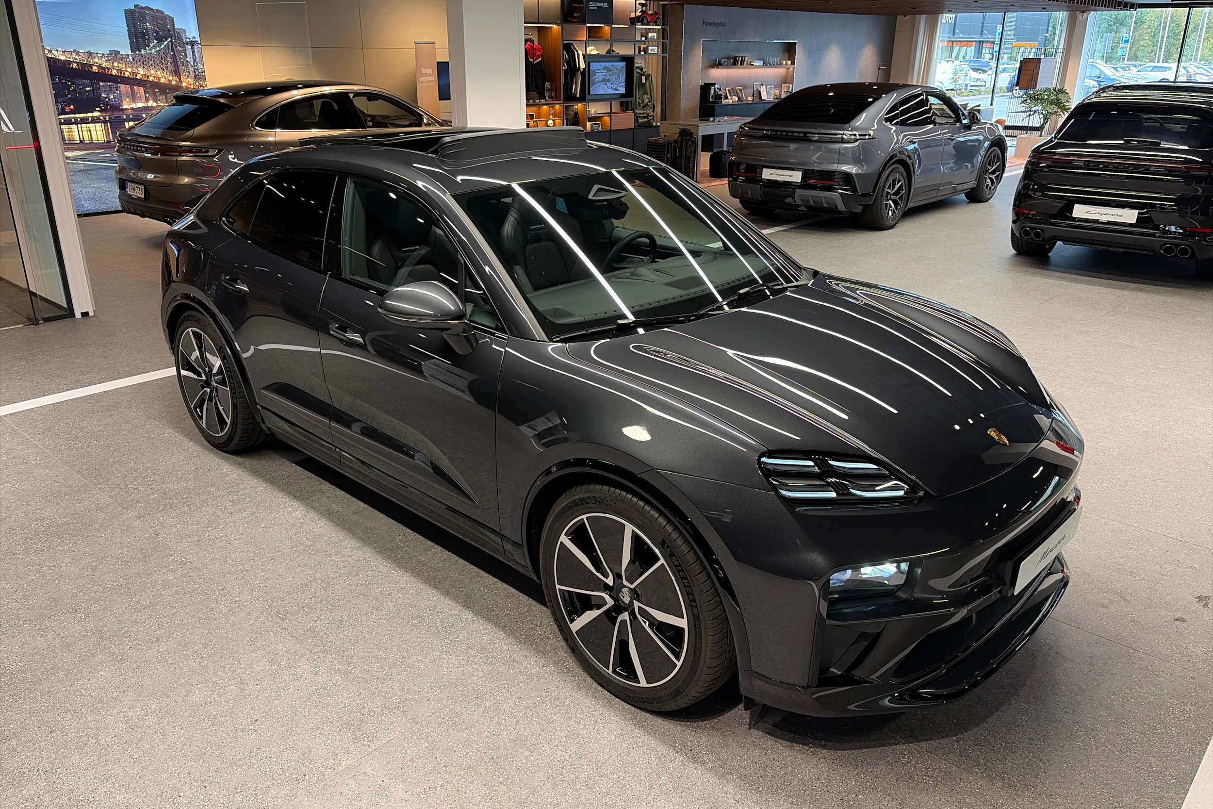 harmaa Porsche Macan 2026 kuva 33.