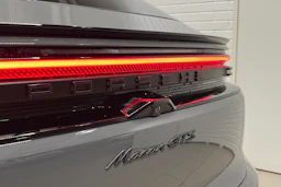 harmaa Porsche Macan 2026 kuva 10.
