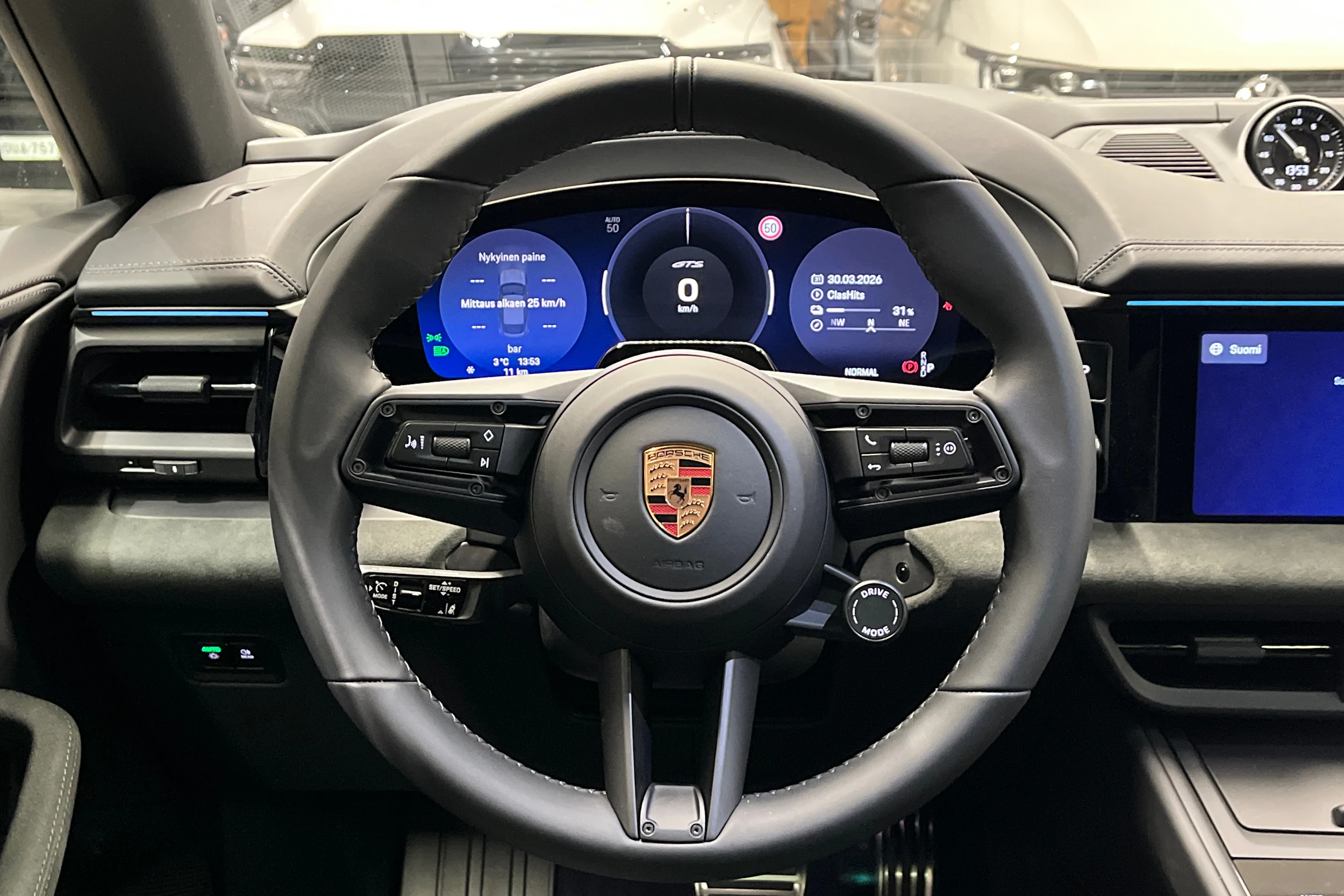 harmaa Porsche Macan 2026 kuva 12.