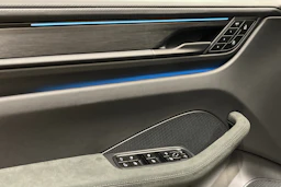 harmaa Porsche Macan 2026 kuva 14.