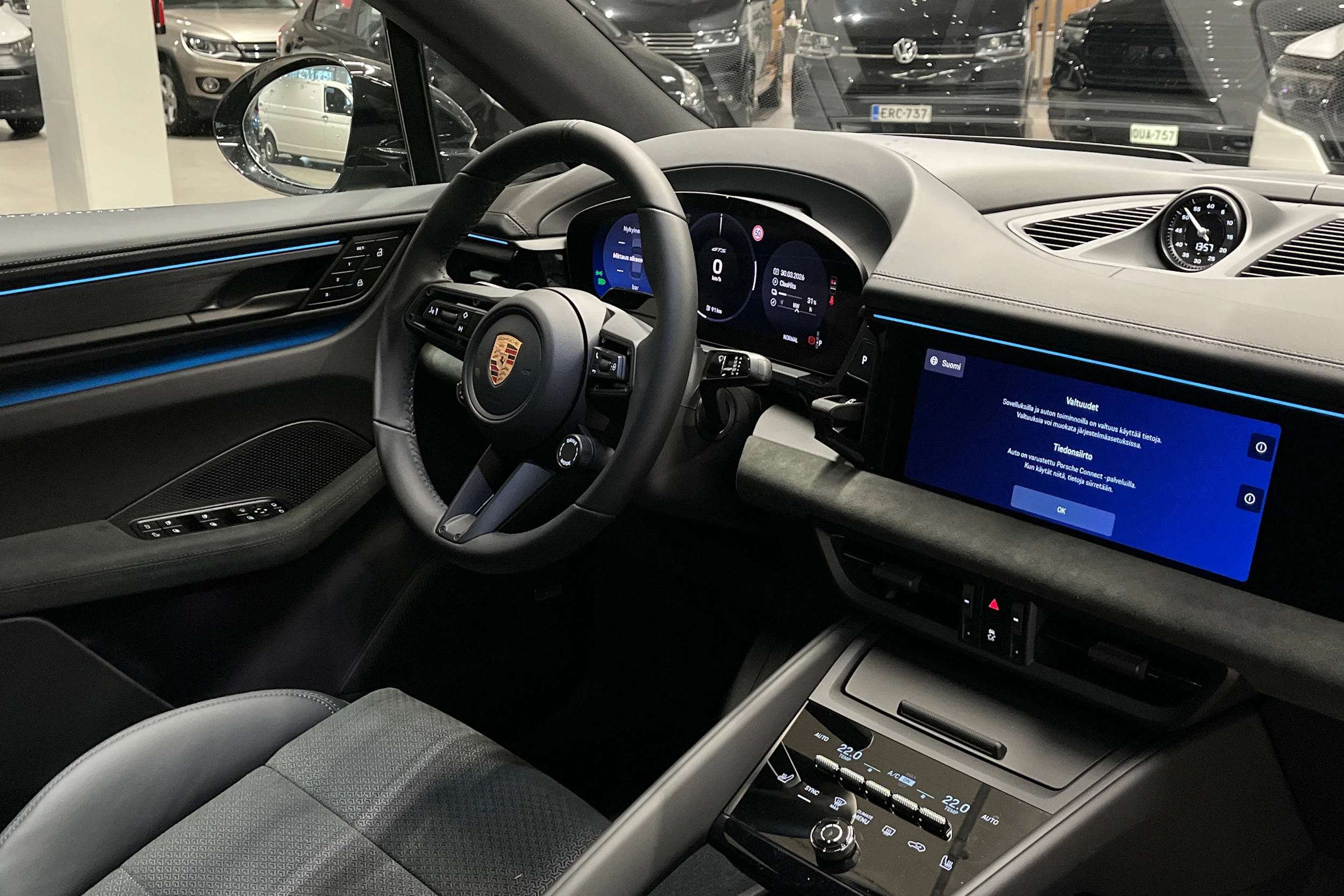 harmaa Porsche Macan 2026 kuva 17.