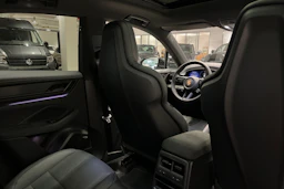 harmaa Porsche Macan 2026 kuva 19.