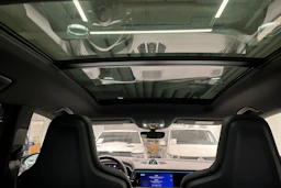 harmaa Porsche Macan 2026 kuva 23.