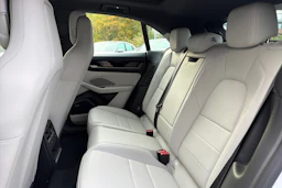 harmaa Porsche Macan 2026 kuva 10.