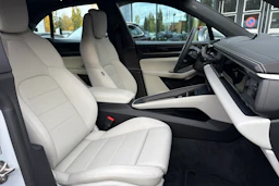 harmaa Porsche Macan 2026 kuva 13.