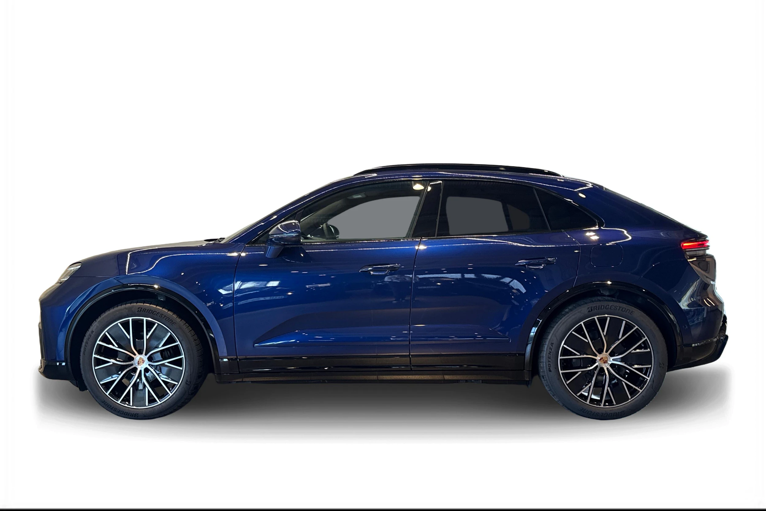 sininen Porsche Macan 2026 kuva 5.