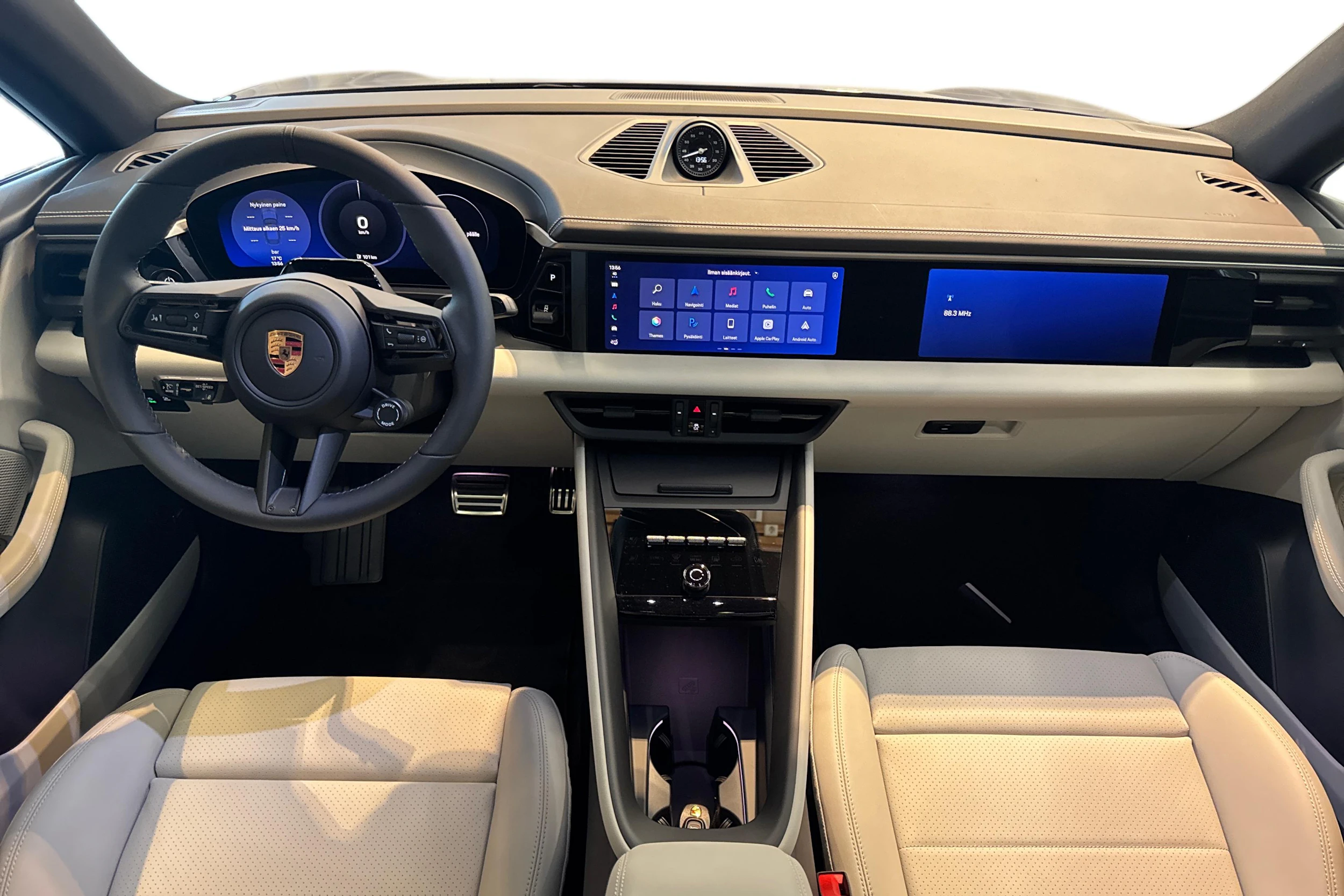sininen Porsche Macan 2026 kuva 7.