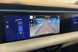 sininen Porsche Macan 2026 kuva 18.