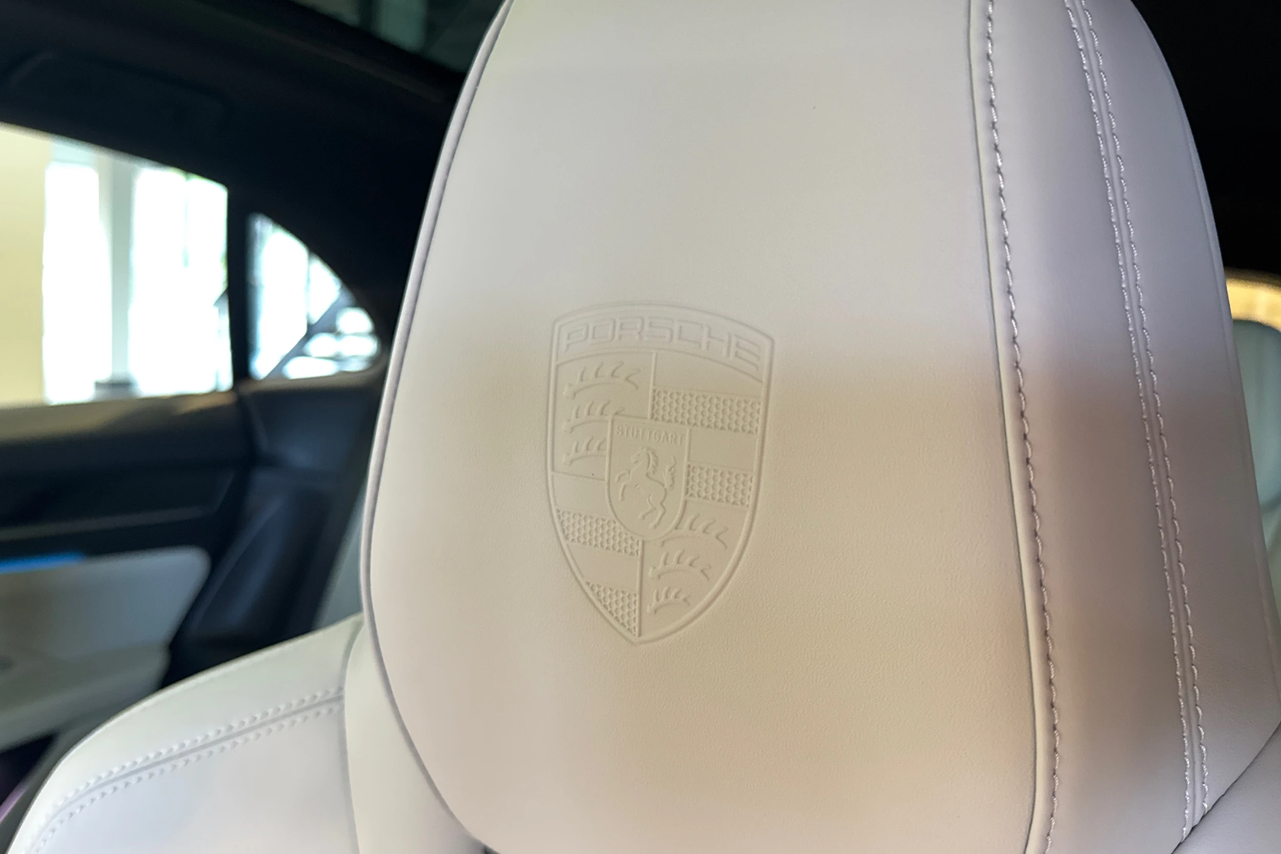 sininen Porsche Macan 2026 kuva 20.