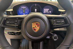 vihreä Porsche Macan 2026 kuva 17.