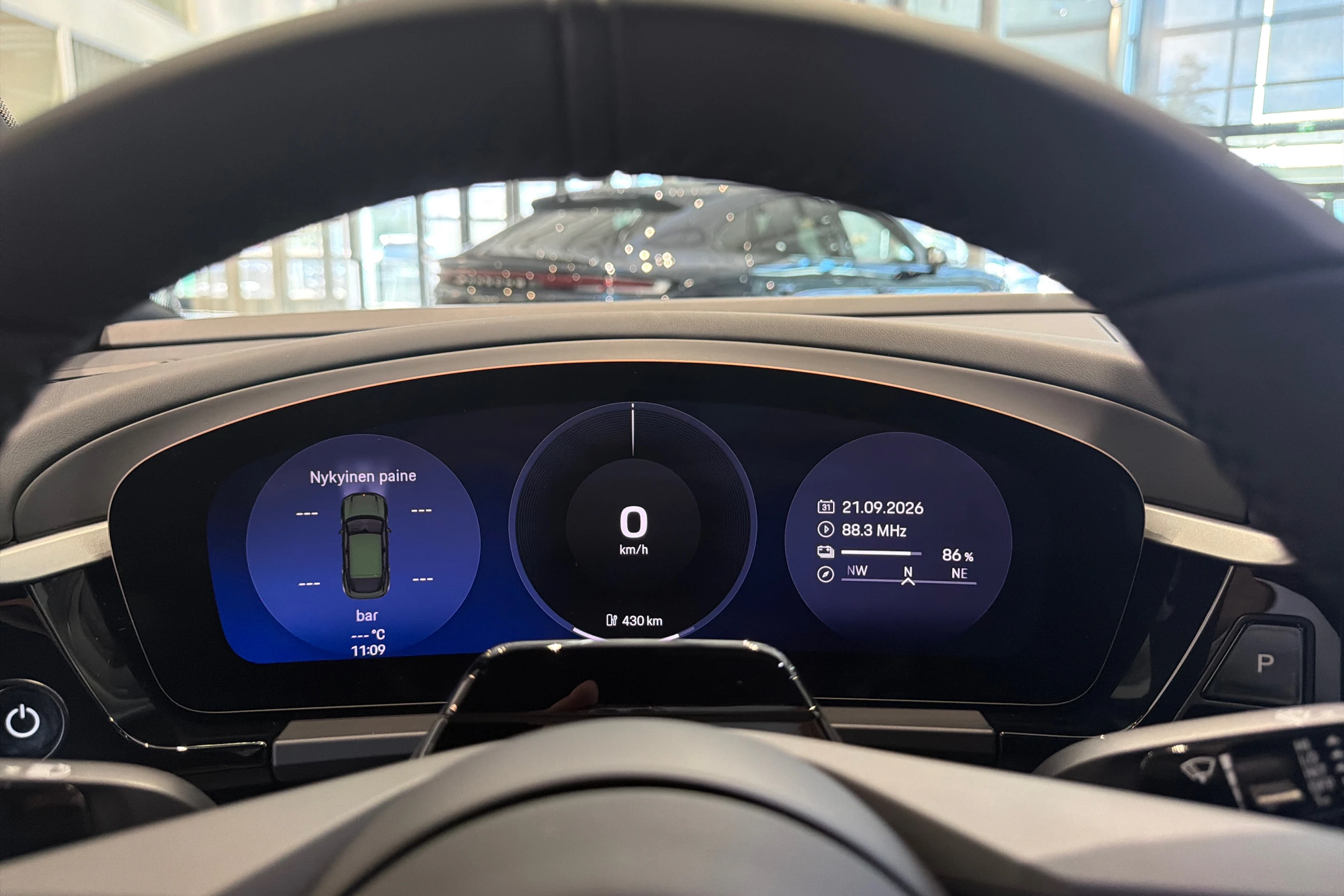vihreä Porsche Macan 2026 kuva 18.