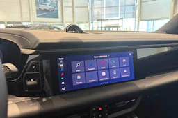 vihreä Porsche Macan 2026 kuva 20.