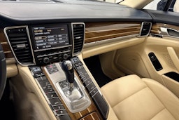 Sininen Porsche Panamera 2010 kuva 23.
