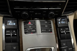 Sininen Porsche Panamera 2010 kuva 32.